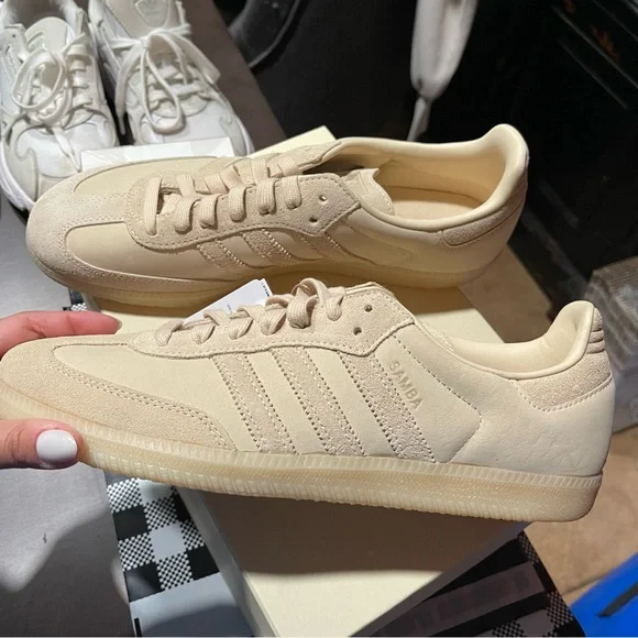 adidas Samba Sneakers in Beige - Picture 4 of 8